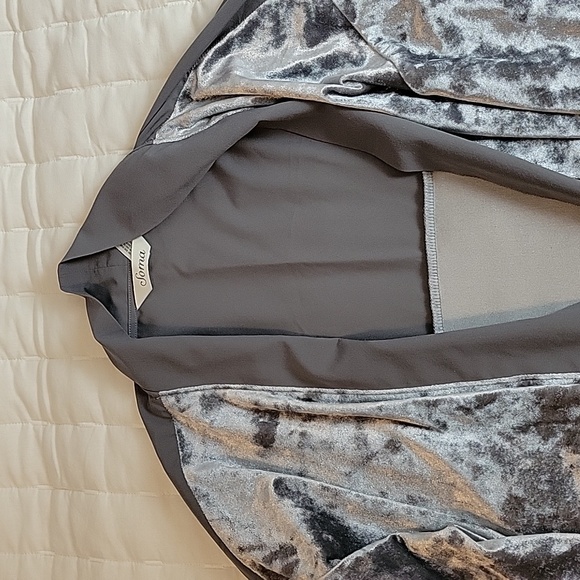 Soma Silver Crushed Velvet Kimono and Short Set Size M - Picture 3 of 9